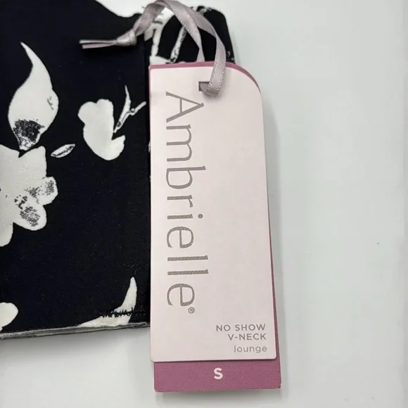 NWT Ambrielle Priya Floral V-Neck Lounge Bra – Black, Size S - Picture 2 of 10